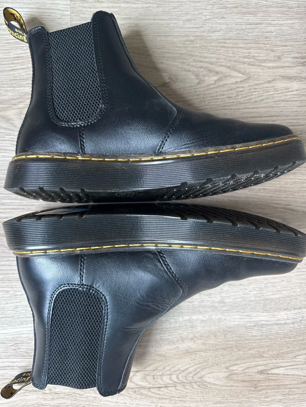Dr. Martens Dorrian Black Leather Chelsea Boots Ankle Lug Sole Pull On Size 8